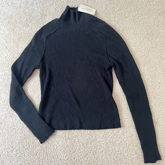 Universal Thread Ribbed Turtle Neck Top - Picture 2 of 2